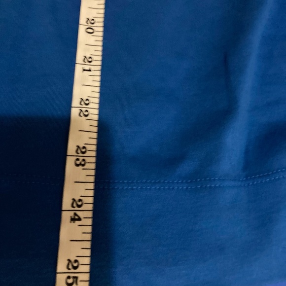 LL Bean Women’s Royal Blue V-Neck Top - Picture 2 of 3